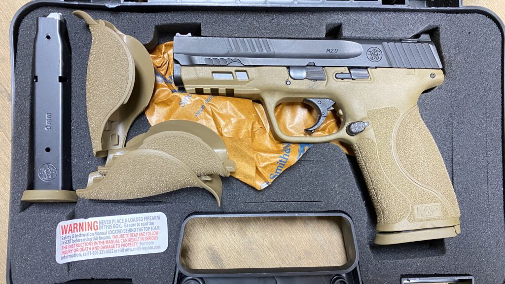 Smith & Wesson M&P9 M2.0 9mm M&P 17 Round Capacity FDE 11989