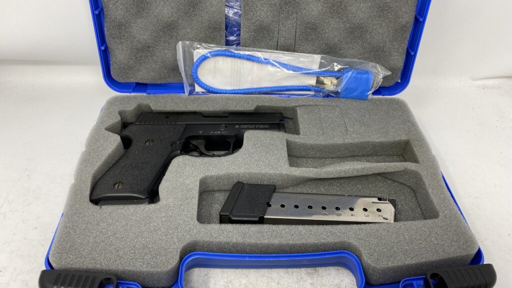 Sig Sauer P220R3 45 ACP 3.9″ 10rd mag P220R P220 220R3-45-SMT used