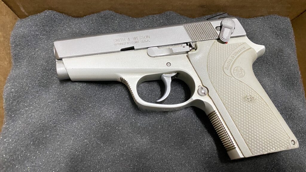 Smith & Wesson 3913 9mm Luger 3.5″ Brushed Steel no mag – used