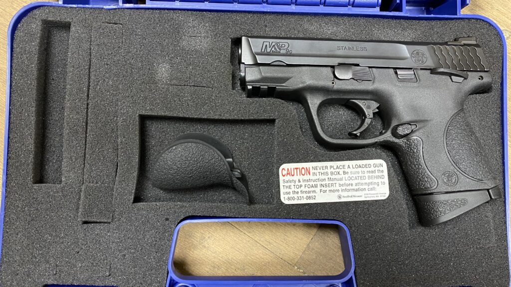 Smith & Wesson M&P9 Compact 9mm 3.5″ 151118 – used