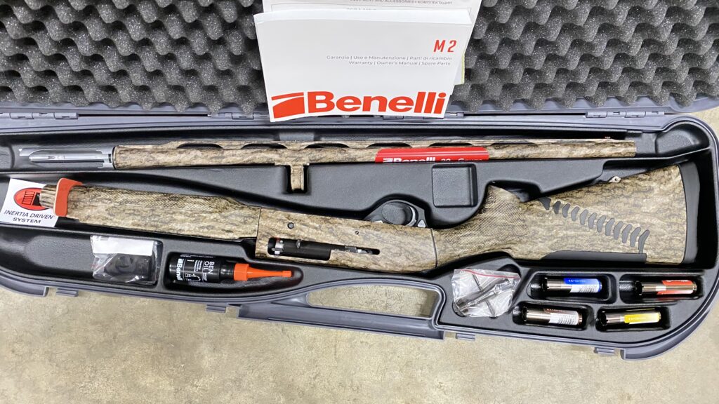 Used Benelli M2 20 Ga Semi Auto 26″ Barrel Mossy Oak Bottomlands 11237