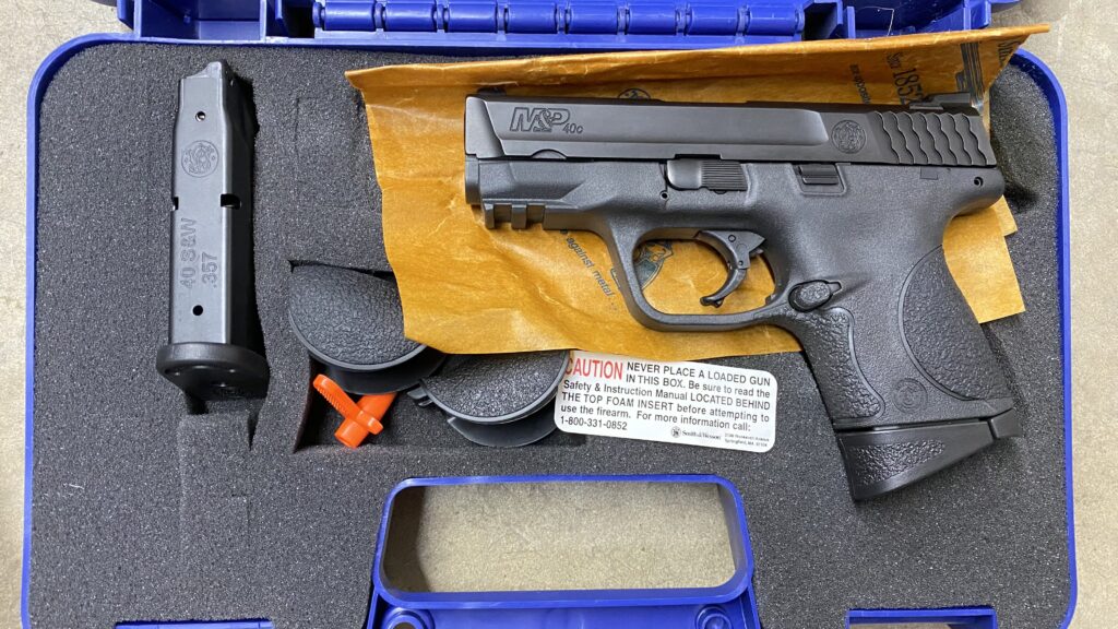 Used Smith & Wesson M&P40 Compact 40 S&W 3.5″