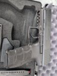 Pre-owned H&K P30 V3 9mm Luminescent Sights 17+1 2 Mags - View 2