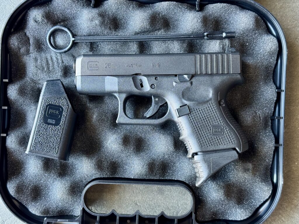 Glock 26 Gen 4 9mm 3.4″ 10rd Night Sights Pristine Original Case