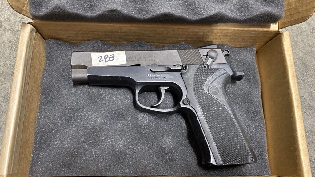 Smith & Wesson 910 9mm Luger 4″ Black no mag – used