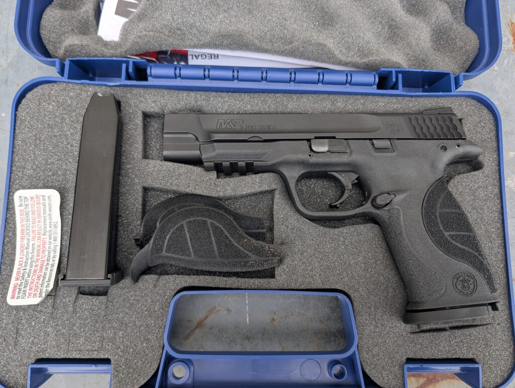Pre-owned Smith & Wesson M&P9 Pro Series 9mm Two 17 rd Mags 178010