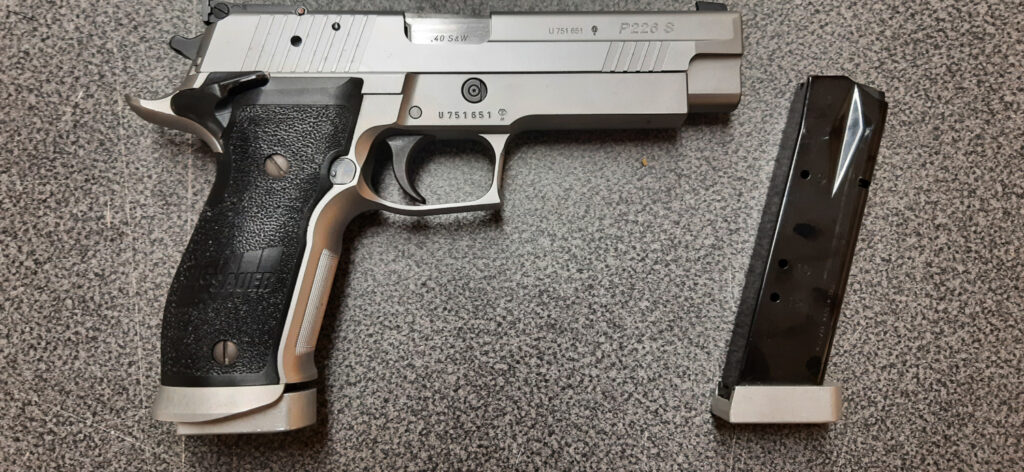 SIG SAUER 40 S&W PISTOL 40 S&W (Used) – U751651