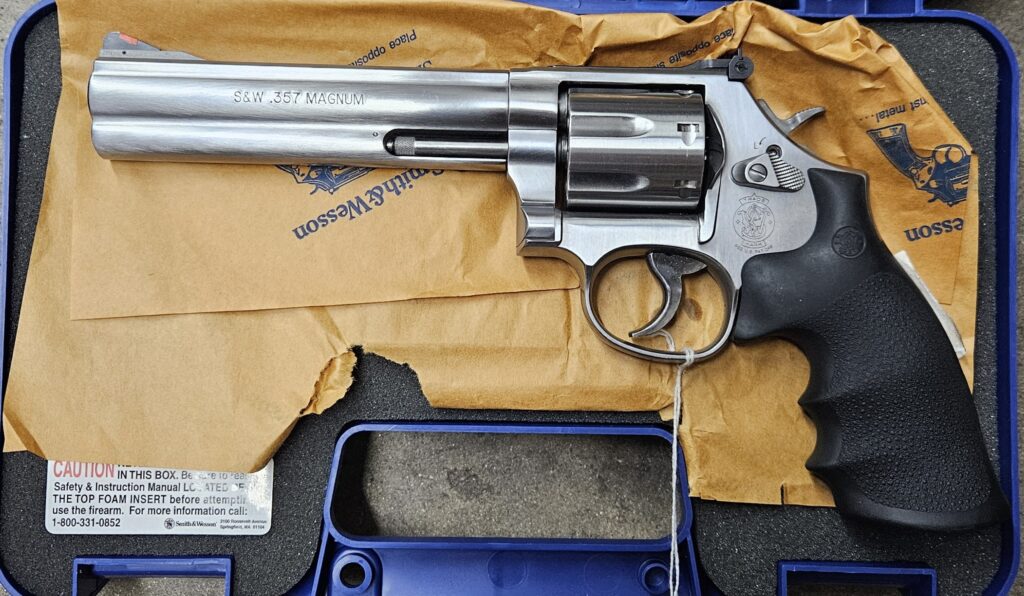 SMITH AND WESSON 686 PLUS 357MAG 6″ SS 7RD AS (Used) – DAV4657