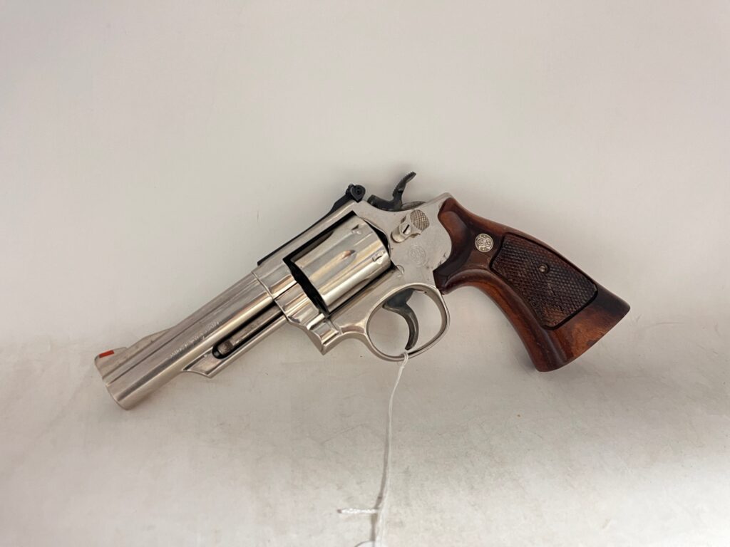SMITH & WESSON 19-4 357 MAG 4″ BARREL NICKEL .357 MAGNUM (Used) – 118K454