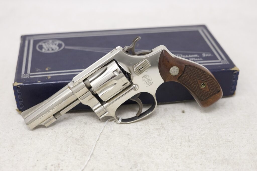 Smith & Wesson .32 Hand Ejector Nickel – 3.5″ Revolver w/ Original Blue Box (Used) – 674319