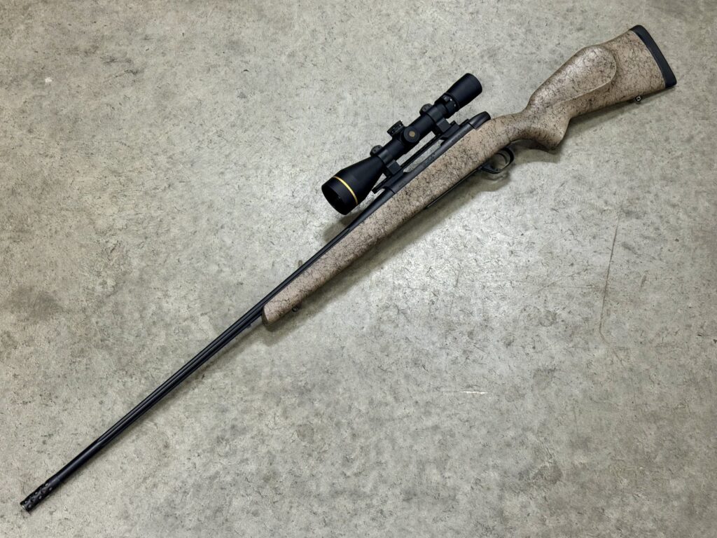 Weatherby Mark V Accumark 300 Wby Mag Tan/Black Leupold VX-3i 4.5-14×50 (Used) – PB048913