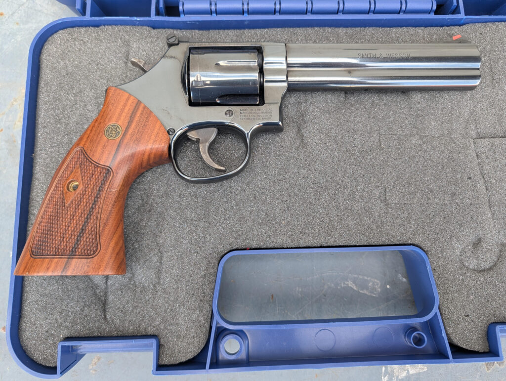 SMITH AND WESSON 586 357MAG 6″ BL/WD AS 6RD (Used) – DDF1166