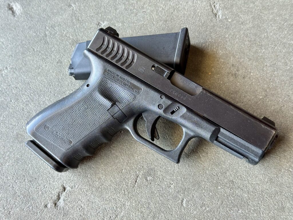 GLOCK 23 GEN 3 40 S&W POLICE TRADE 40 S&W (Used) – PEU060