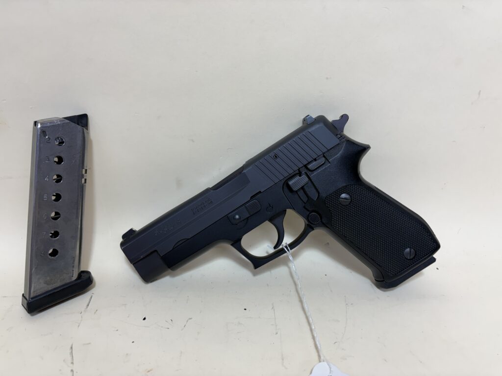 Used Sig Sauer P220 .45 ACP – German Made, Classic DA/SA, 3 Mags Included (Used) – G289823