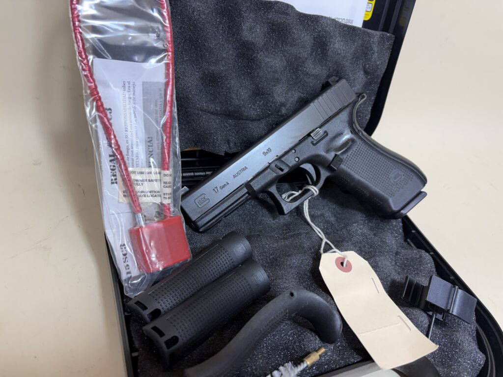 USED Glock 17 Gen4 9mm Pistol – Glock Night Sights, Factory Case, Backstraps (Used) – ZFD292