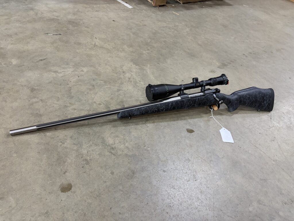 Weatherby Mark V Accumark 300 Wby Mag Tan/Black Leupold VX-3i 4.5-14×50 (Used) – SB064402