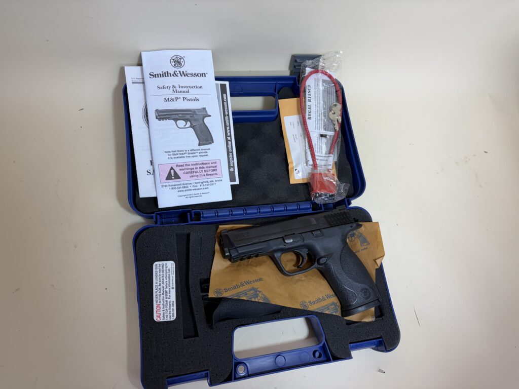 Smith & Wesson M&P40 .40 S&W 4.25″ – 15-Round – Excellent Condition (Used) – HRH3891